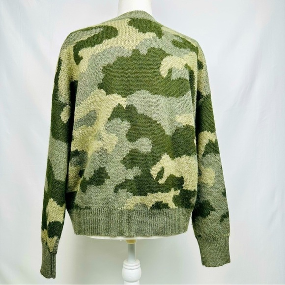 Lucky Brand - Wool Blend Camouflage V-neck Button up Cardigan Size: Large - Picture 2 of 7